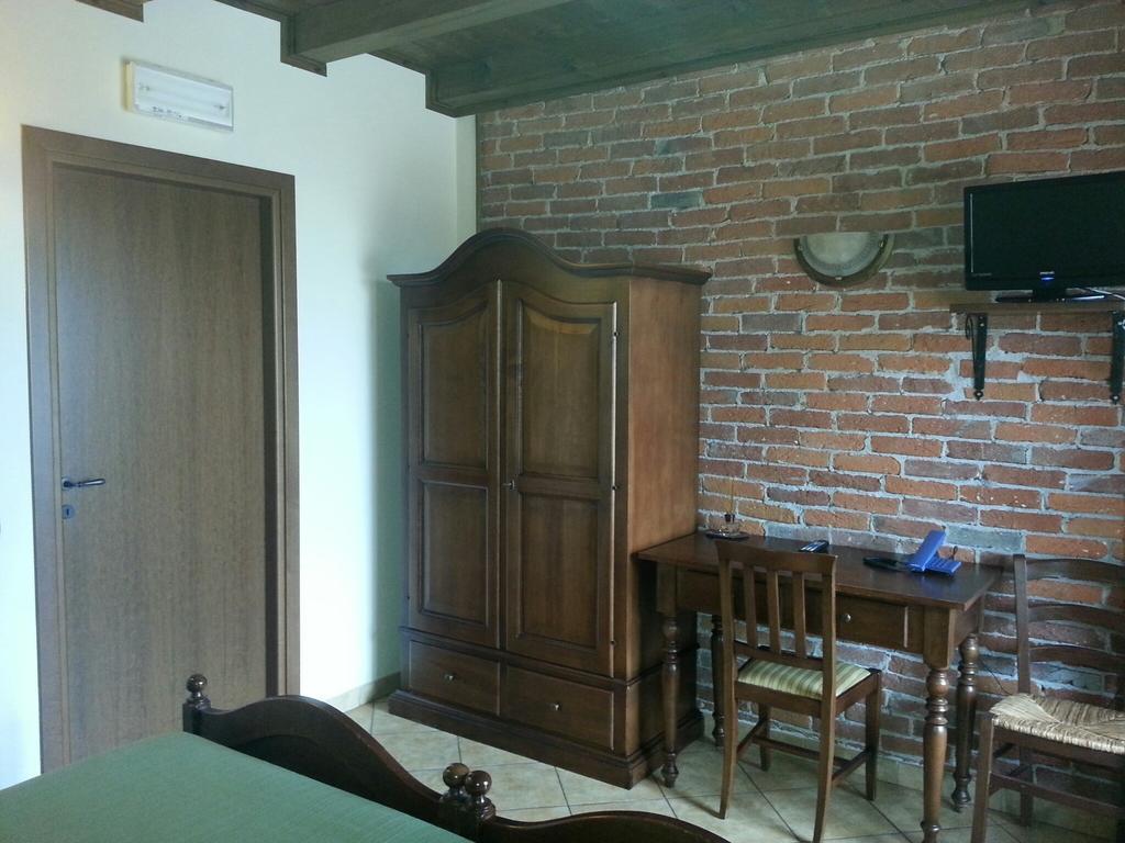 Agriturismo Cascina Del Peso Leinì الغرفة الصورة
